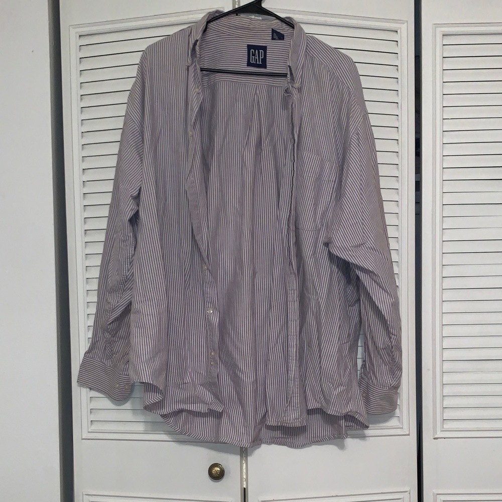 GAP Men’s Pinstripe Gray Button Down